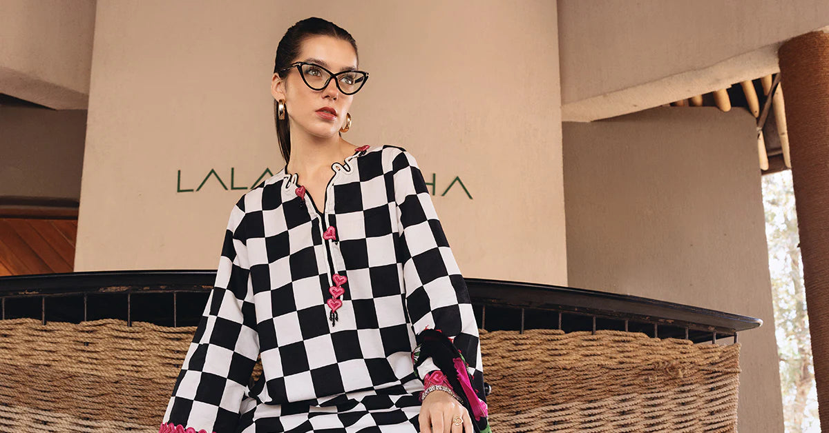 Maria B : 3 Piece Unstitched Embroidered Lawn Suit