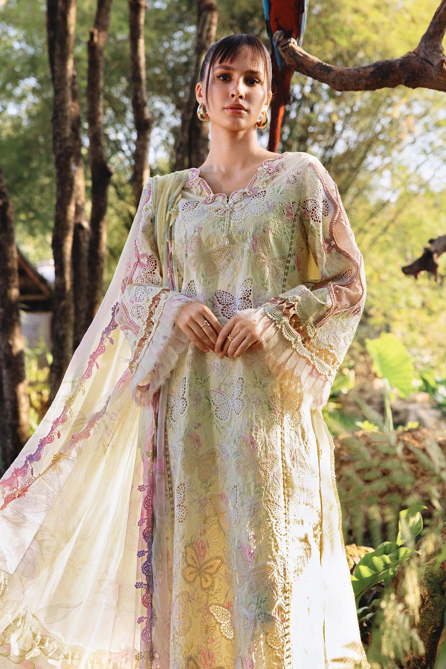 Maria B : Luxury Lawn Embroidered 3 piece Unstitched
