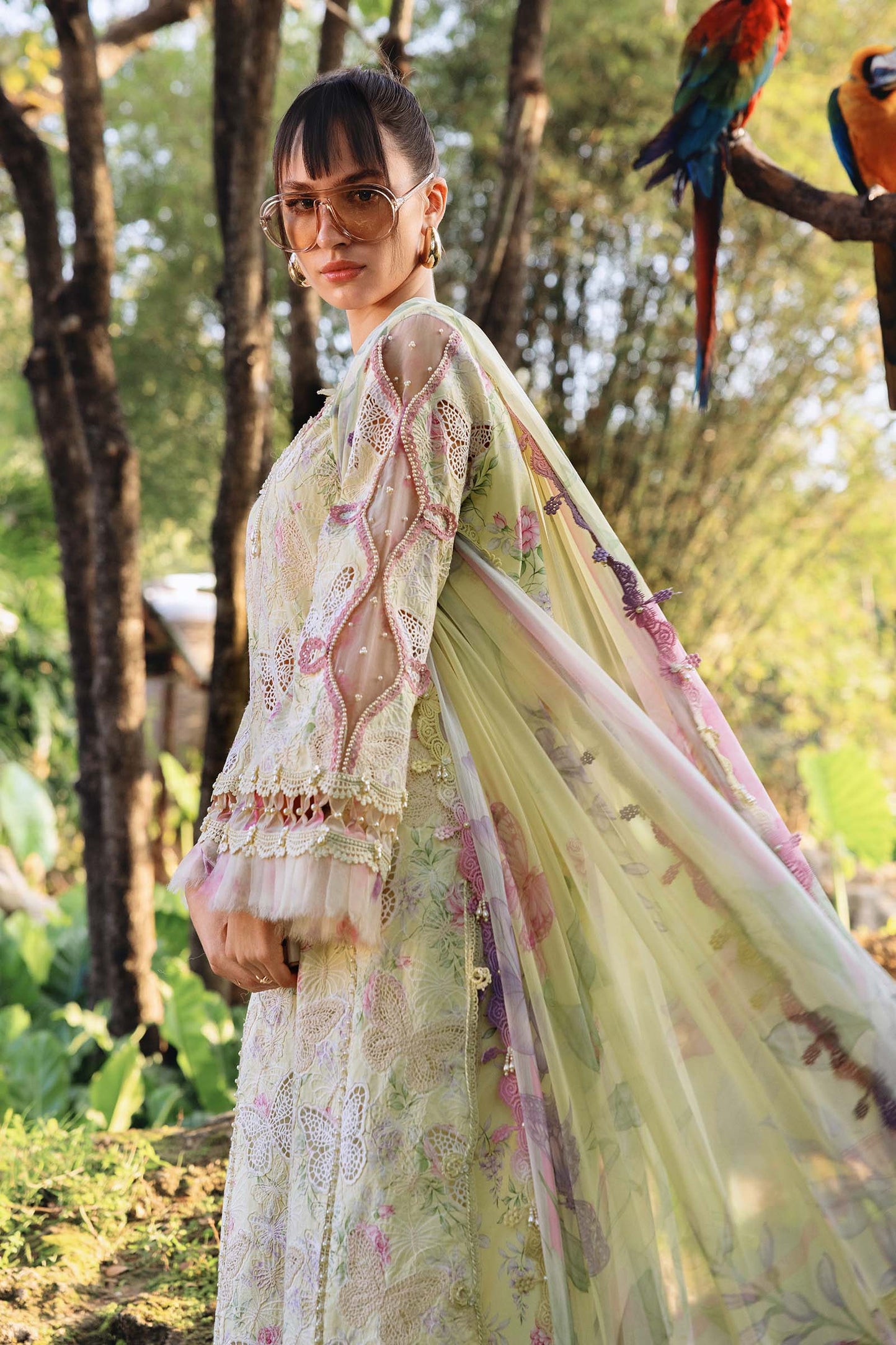 Maria B : Luxury Lawn Embroidered 3 piece Unstitched